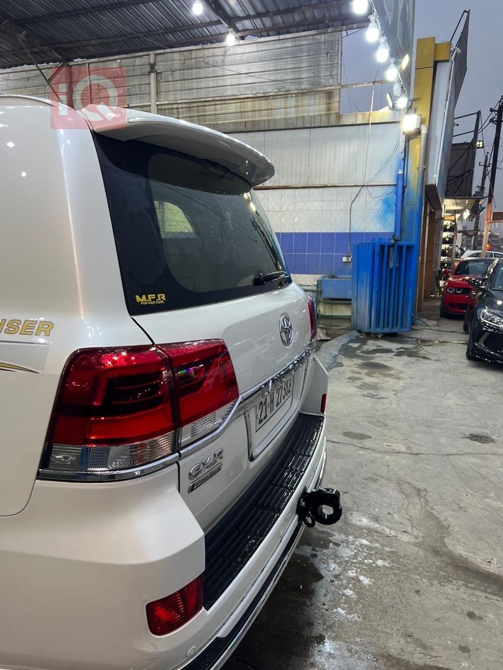 تۆیۆتا لاند کروزەر